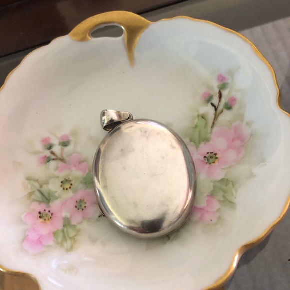 Solid silver Victorian antique Locket, magnificent looking no stamp. - Picture 4 of 8